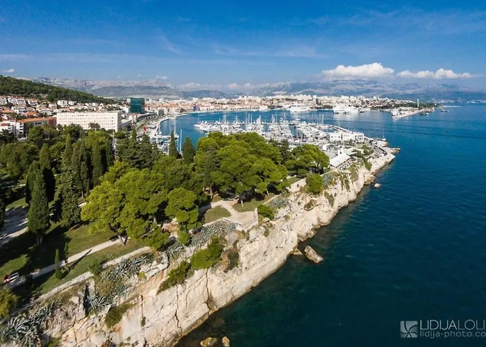 Close To Znjan Spacious With Balcony Apartamento *