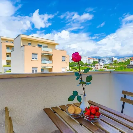 Close To Znjan Beach Spacious Studio With Balcony * Split