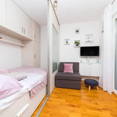 Close To Znjan Beach Spacious Studio With Balcony * Split