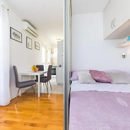 Apartment Close To Znjan Beach Spacious Studio With Balcony *