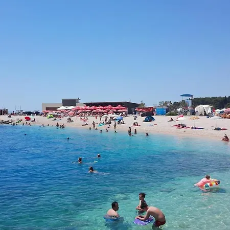 Close To Znjan Beach Spacious Studio With Balcony