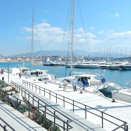 Close To Znjan Beach Spacious Studio With Balcony Apartment Split