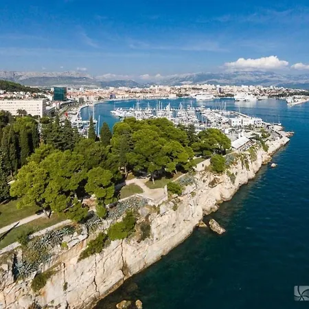 Close To Znjan Beach Spacious Studio With Balcony Apartment *