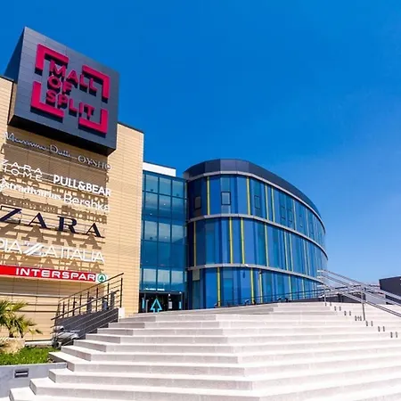 Close To Znjan Spacious With Balcony דירה