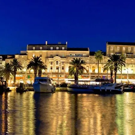 Close To Znjan Spacious With Balcony 아파트