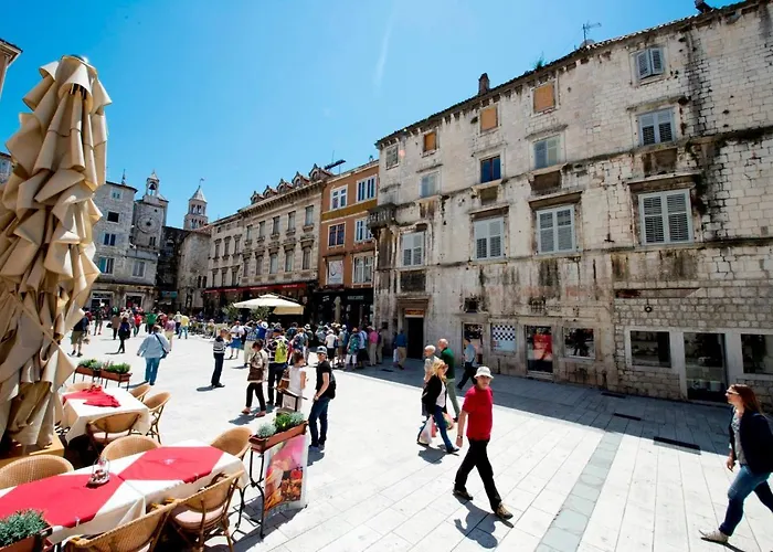 Close To Znjan Spacious With Balcony * Split