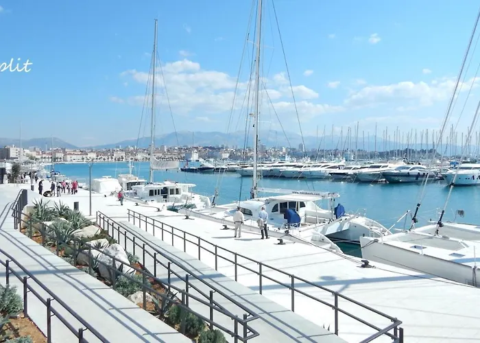 Close To Znjan Spacious With Balcony Apartamento Split