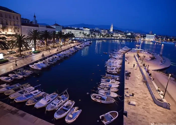 Close To Znjan Spacious With Balcony