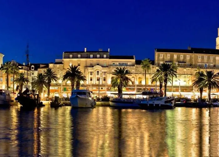 Close To Znjan Spacious With Balcony Apartamento