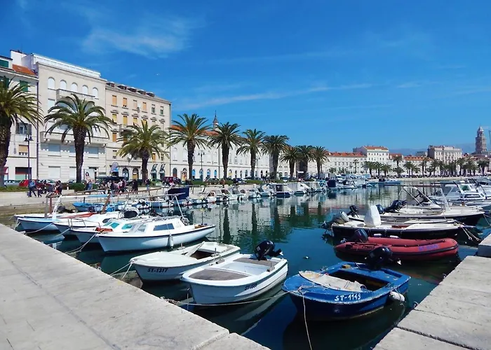 Close To Znjan Spacious With Balcony Apartamento *