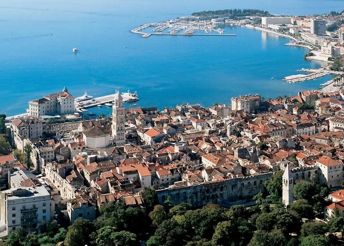 Apartamento Close To Znjan Spacious With Balcony Split